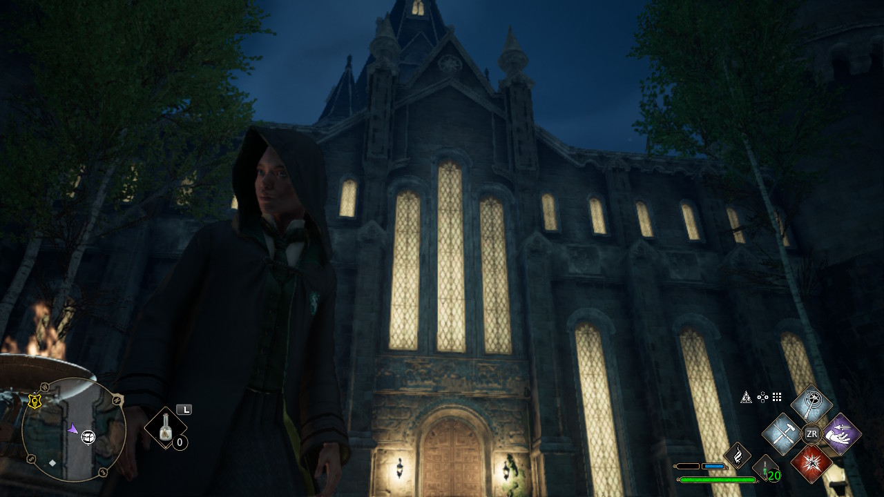 Screenshot of Hogwarts at night